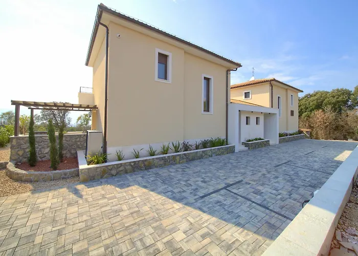 Luxury Villas Lord And Lady