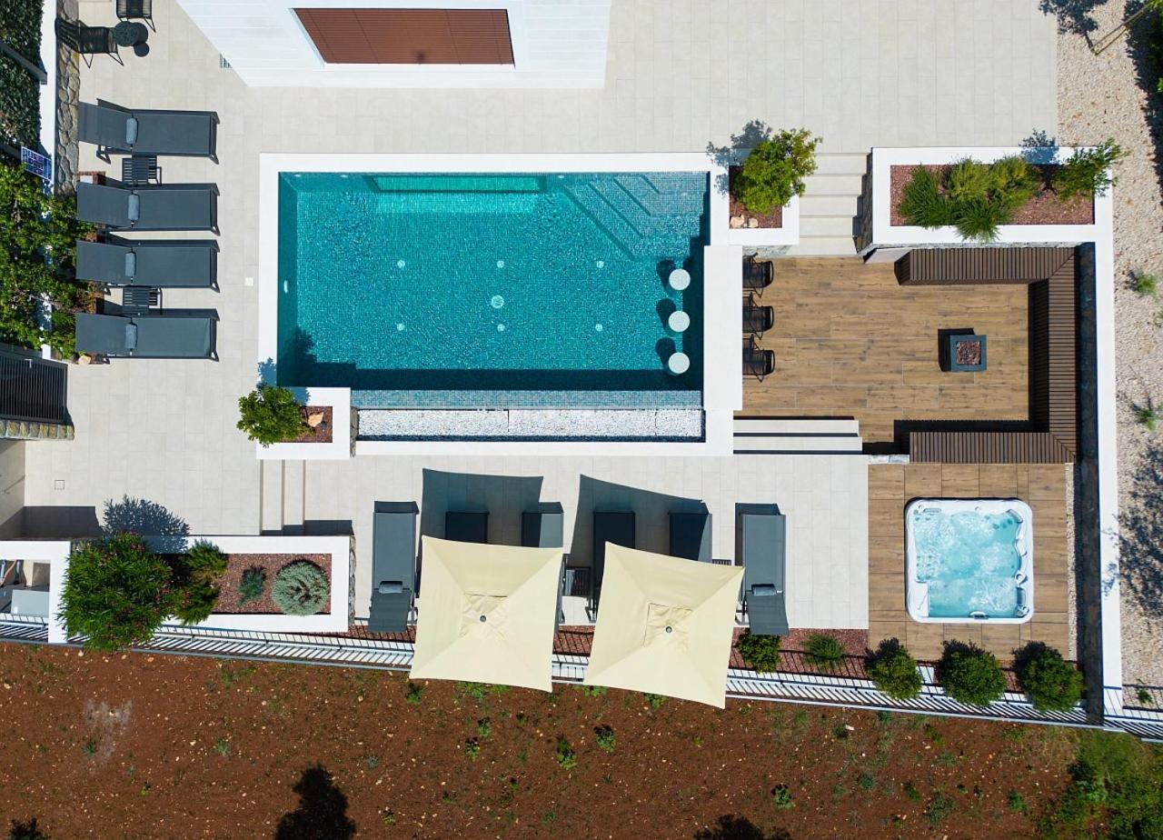 Luxury Lord And Lady Villa