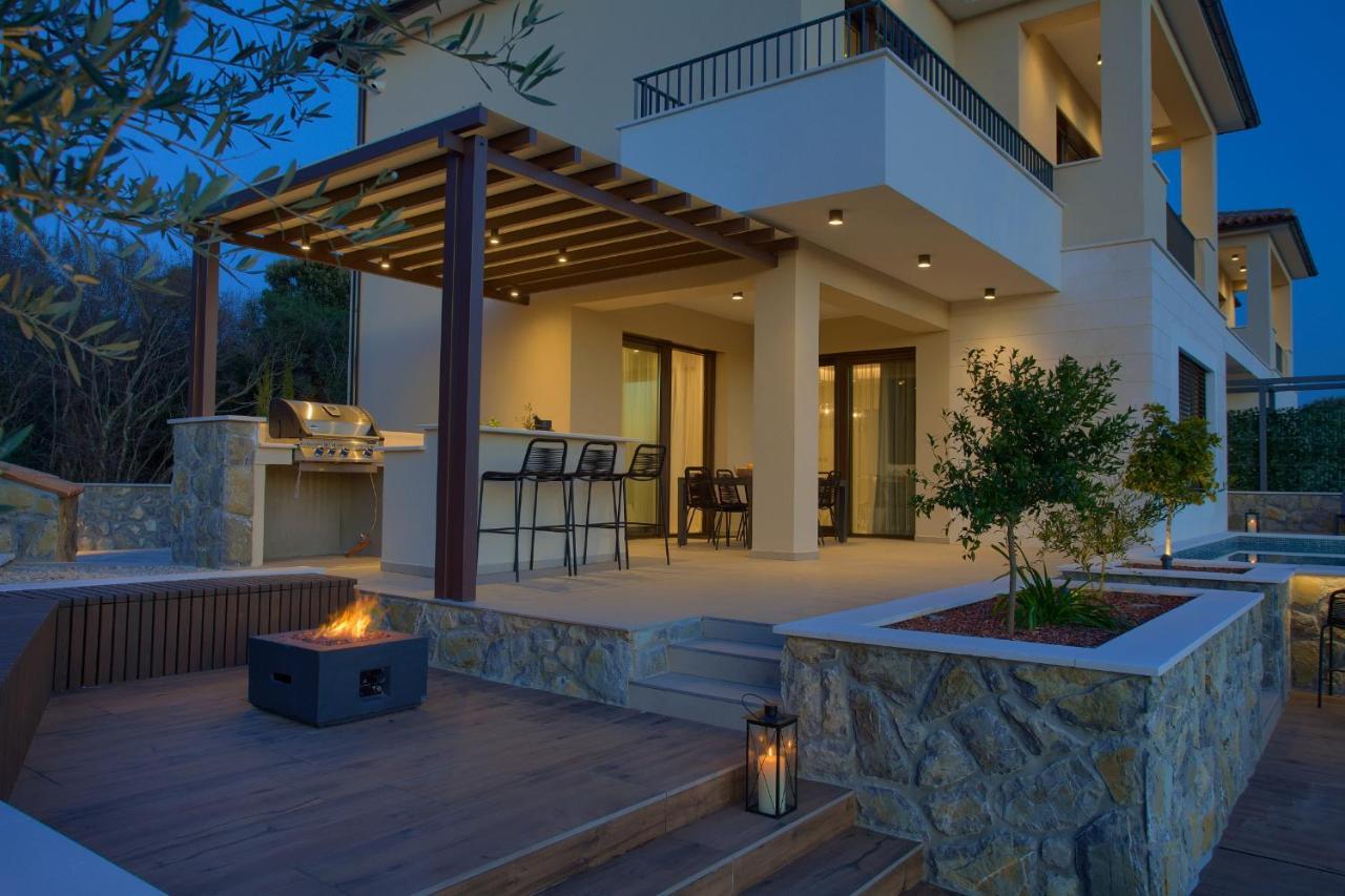 Luxury Lord And Lady Villa