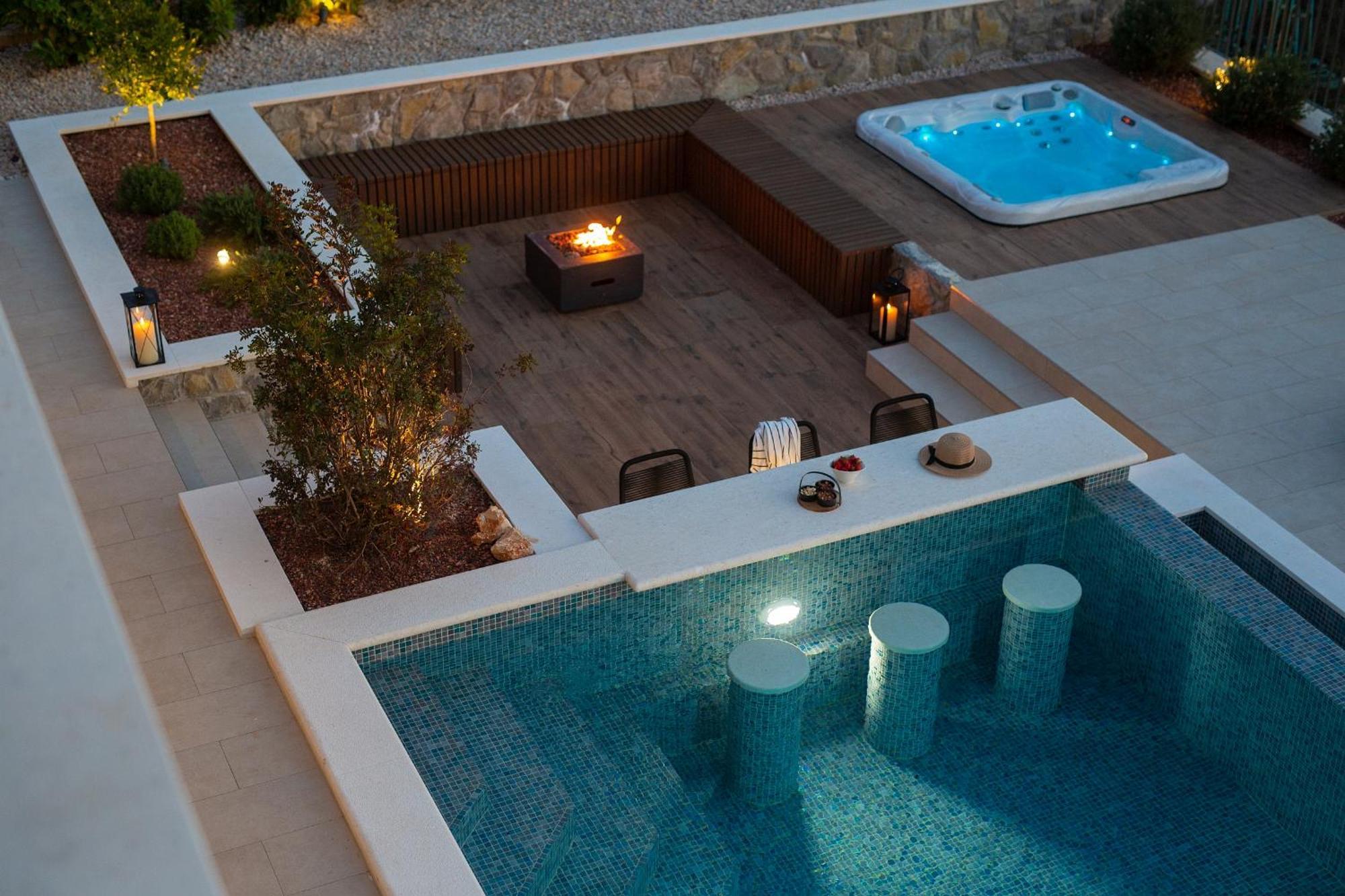 Luxury Lord And Lady Villa *